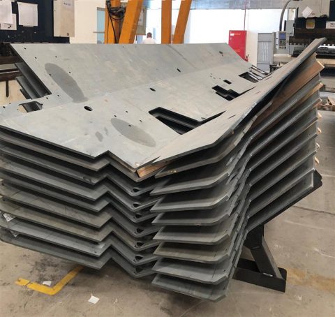 CNC Plate Bending Vs. Manual Bending - What’s Better?